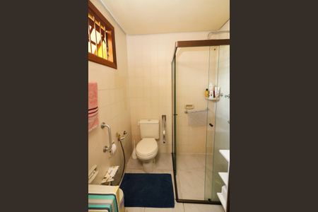 Casa à venda com 268m², 5 quartos e 4 vagas Casa à venda com 268m², 5 quartos e 4 vagasBanheiro da Suíte 1