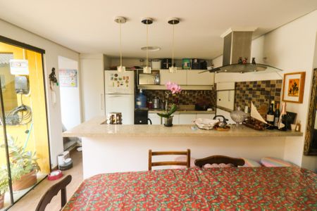 Casa à venda com 268m², 5 quartos e 4 vagas Casa à venda com 268m², 5 quartos e 4 vagasVaranda gourmet