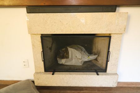 Casa à venda com 268m², 5 quartos e 4 vagas Casa à venda com 268m², 5 quartos e 4 vagasDetalhe da Varanda gourmet - Lareira