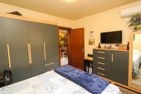 Casa à venda com 268m², 5 quartos e 4 vagas Casa à venda com 268m², 5 quartos e 4 vagasSuíte 1