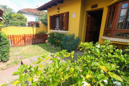 Casa à venda com 268m², 5 quartos e 4 vagas Casa à venda com 268m², 5 quartos e 4 vagasJardim