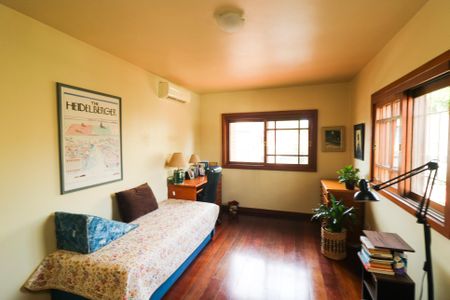 Casa à venda com 268m², 5 quartos e 4 vagas Casa à venda com 268m², 5 quartos e 4 vagasQuarto 1