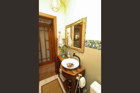 Casa à venda com 268m², 5 quartos e 4 vagas Casa à venda com 268m², 5 quartos e 4 vagasLavabo