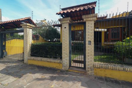 Casa à venda com 268m², 5 quartos e 4 vagas Casa à venda com 268m², 5 quartos e 4 vagasJardim