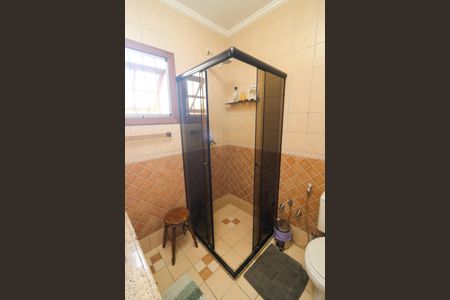 Casa à venda com 268m², 5 quartos e 4 vagas Casa à venda com 268m², 5 quartos e 4 vagasBanheiro 1