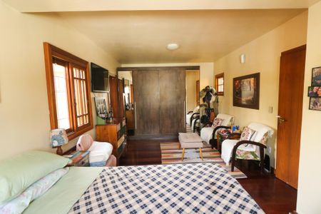 Casa à venda com 268m², 5 quartos e 4 vagas Casa à venda com 268m², 5 quartos e 4 vagasSuíte 2