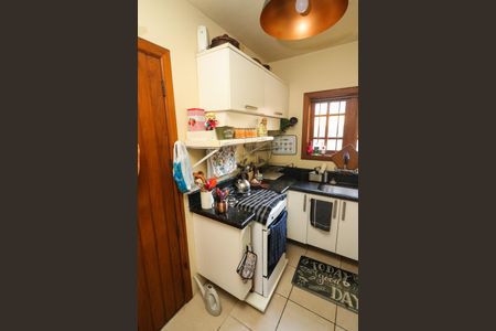 Casa à venda com 268m², 5 quartos e 4 vagas Casa à venda com 268m², 5 quartos e 4 vagasCozinha