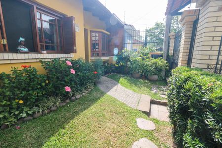 Casa à venda com 268m², 5 quartos e 4 vagas Casa à venda com 268m², 5 quartos e 4 vagasQuintal