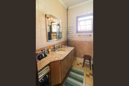 Casa à venda com 268m², 5 quartos e 4 vagas Casa à venda com 268m², 5 quartos e 4 vagasBanheiro 1