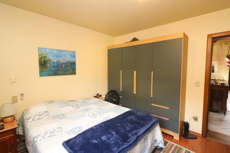 Casa à venda com 268m², 5 quartos e 4 vagas Casa à venda com 268m², 5 quartos e 4 vagasSuíte 1