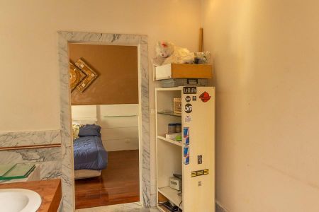 Casa para alugar com 700m², 5 quartos e 6 vagasBanheiro