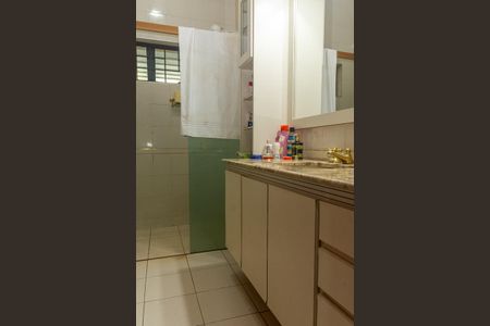 Casa para alugar com 700m², 5 quartos e 6 vagasBanheiro Suíte 1