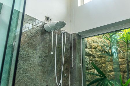 Casa para alugar com 700m², 5 quartos e 6 vagasBanheiro da Suíte 2