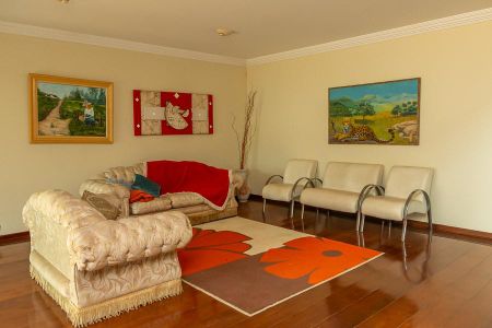 Casa para alugar com 700m², 5 quartos e 6 vagasSala 1