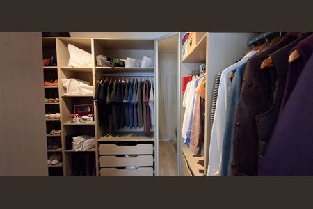 Apartamento à venda com 123m², 2 quartos e 2 vagasCloset