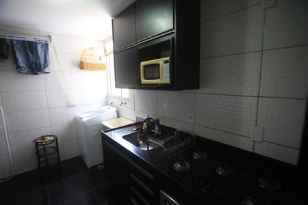 Cozinha de apartamento à venda com 2 quartos, 46m² em Camargos, Belo Horizonte