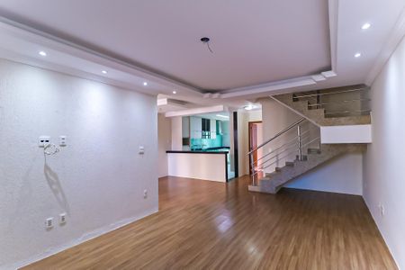 Sala de casa para alugar com 4 quartos, 200m² em Cachambi, Rio de Janeiro