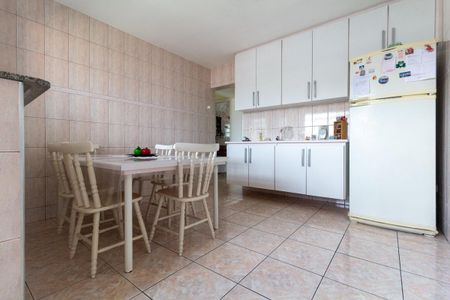 Casa à venda com 144m², 3 quartos e sem vaga Casa à venda com 144m², 3 quartos e sem vagaCozinha