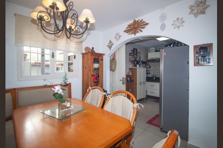 Casa de condomínio à venda com 180m², 3 quartos e 2 vagassala 2