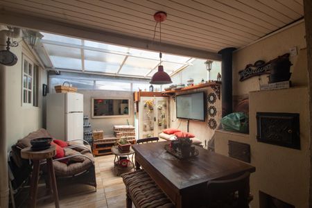 Casa de condomínio à venda com 180m², 3 quartos e 2 vagasChurrasqueira