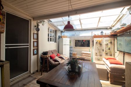 Casa de condomínio à venda com 180m², 3 quartos e 2 vagasChurrasqueira