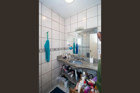 Casa de condomínio à venda com 180m², 3 quartos e 2 vagasBanheiro da Suíte