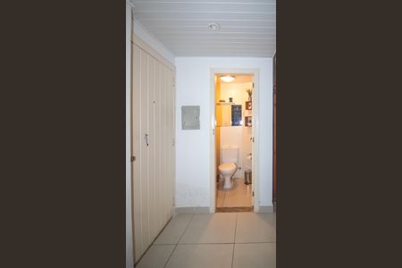 Casa de condomínio à venda com 180m², 3 quartos e 2 vagascorredor