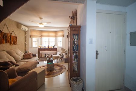 Casa de condomínio à venda com 180m², 3 quartos e 2 vagascorredor