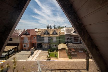 Casa de condomínio à venda com 180m², 3 quartos e 2 vagasVista