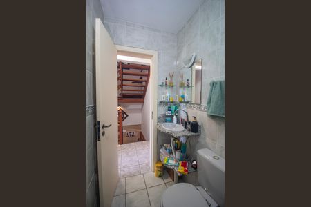 Casa de condomínio à venda com 180m², 3 quartos e 2 vagasBanheiro 2