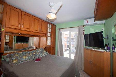 Casa de condomínio à venda com 180m², 3 quartos e 2 vagasSuite