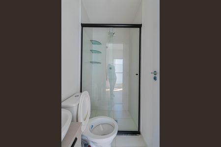 Banheiro de kitnet/studio para alugar com 1 quarto, 21m² em Itaquera, São Paulo