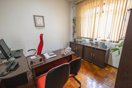 Casa à venda com 360m², 4 quartos e 2 vagasquarto 1
