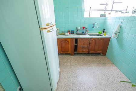 Casa à venda com 360m², 4 quartos e 2 vagascozinha