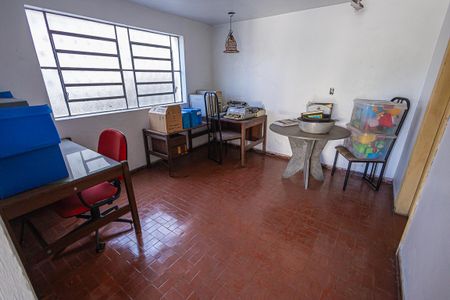 Casa à venda com 360m², 4 quartos e 2 vagassala