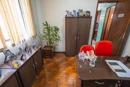 Casa à venda com 360m², 4 quartos e 2 vagasquarto 1