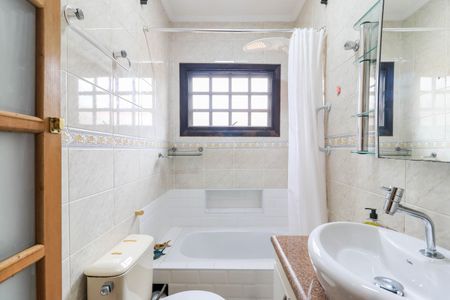 Casa para alugar com 150m², 3 quartos e sem vaga Casa para alugar com 150m², 3 quartos e sem vagaBanheiro da Suíte 1