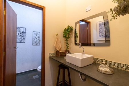 Casa à venda com 232m², 4 quartos e 4 vagasLavabo