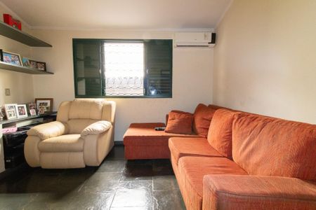 Casa à venda com 232m², 4 quartos e 4 vagasQuarto 2