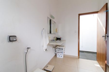 Casa à venda com 232m², 4 quartos e 4 vagasBanheiro