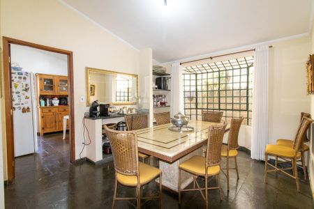 Casa à venda com 232m², 4 quartos e 4 vagasCozinha