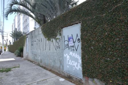 Apartamento à venda com 61m², 3 quartos e 1 vagaPlaca instalada em porta na fachada do condomínio - Código da placa: IYJT-48