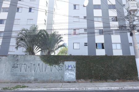 Apartamento à venda com 61m², 3 quartos e 1 vagaPlaca instalada em porta na fachada do condomínio - Código da placa: IYJT-48