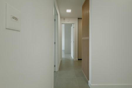 Apartamento para alugar com 81m², 2 quartos e 1 vaga Apartamento para alugar com 81m², 2 quartos e 1 vagaCorredor