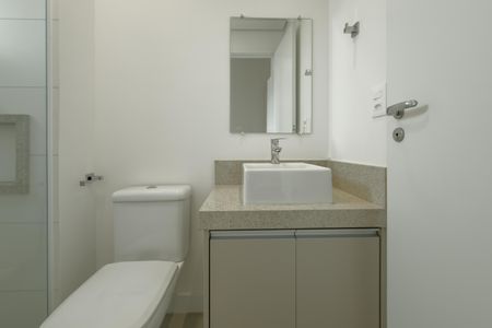Apartamento para alugar com 81m², 2 quartos e 1 vaga Apartamento para alugar com 81m², 2 quartos e 1 vagaBanheiro da Suíte 1