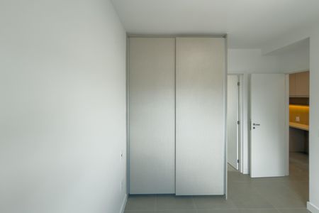 Apartamento para alugar com 81m², 2 quartos e 1 vaga Apartamento para alugar com 81m², 2 quartos e 1 vagaSuíte 2 - Armários