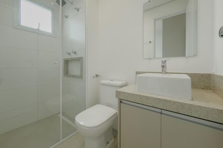 Apartamento para alugar com 81m², 2 quartos e 1 vaga Apartamento para alugar com 81m², 2 quartos e 1 vagaBanheiro da Suíte 1