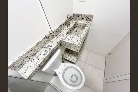Apartamento para alugar com 43m², 2 quartos e sem vaga Apartamento para alugar com 43m², 2 quartos e sem vagaBanheiro Social