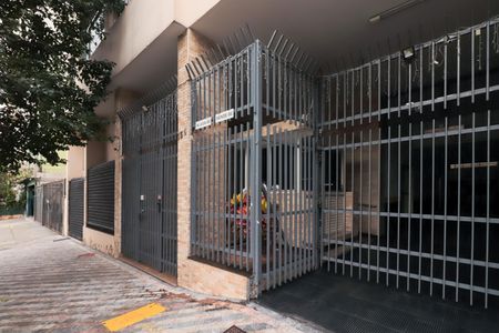 Apartamento à venda com 80m², 2 quartos e 1 vaga Apartamento à venda com 80m², 2 quartos e 1 vagaFachada