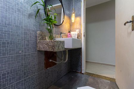 Casa à venda com 176m², 3 quartos e 3 vagas Casa à venda com 176m², 3 quartos e 3 vagasLavabo 1